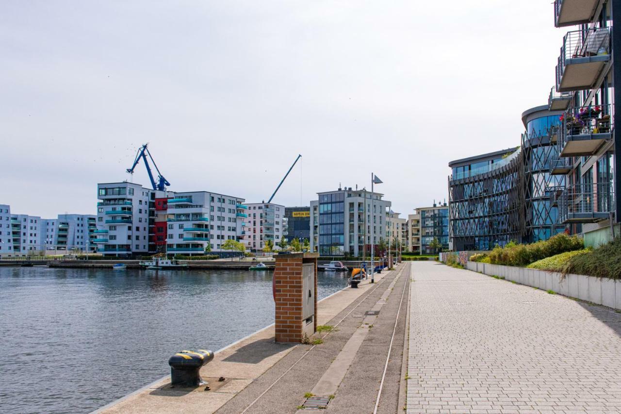 Ferienwohnung "Myharbourfront", Luxurioeses Wohnen An Der Hafenmole Rostock Exterior foto