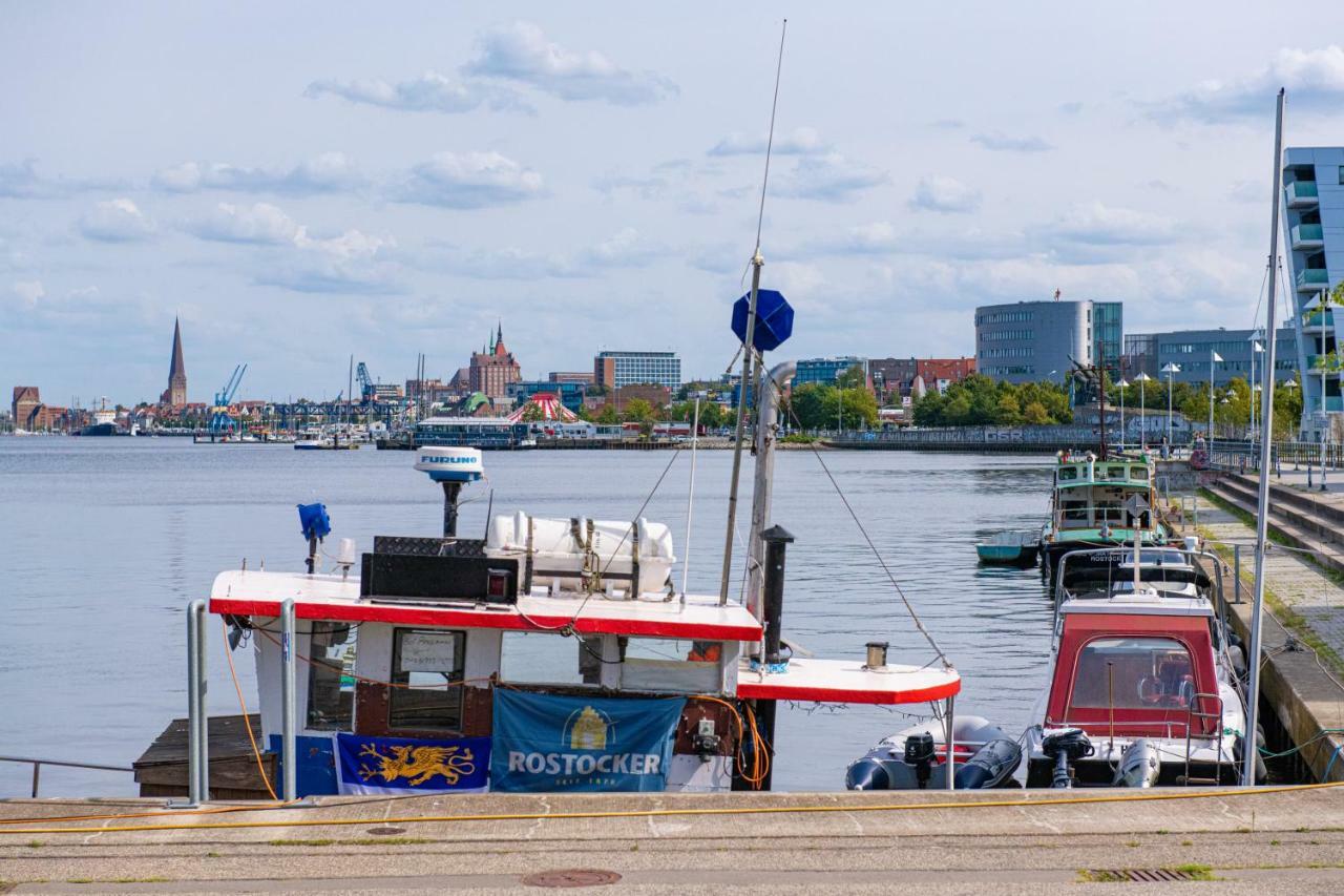 Ferienwohnung "Myharbourfront", Luxurioeses Wohnen An Der Hafenmole Rostock Exterior foto