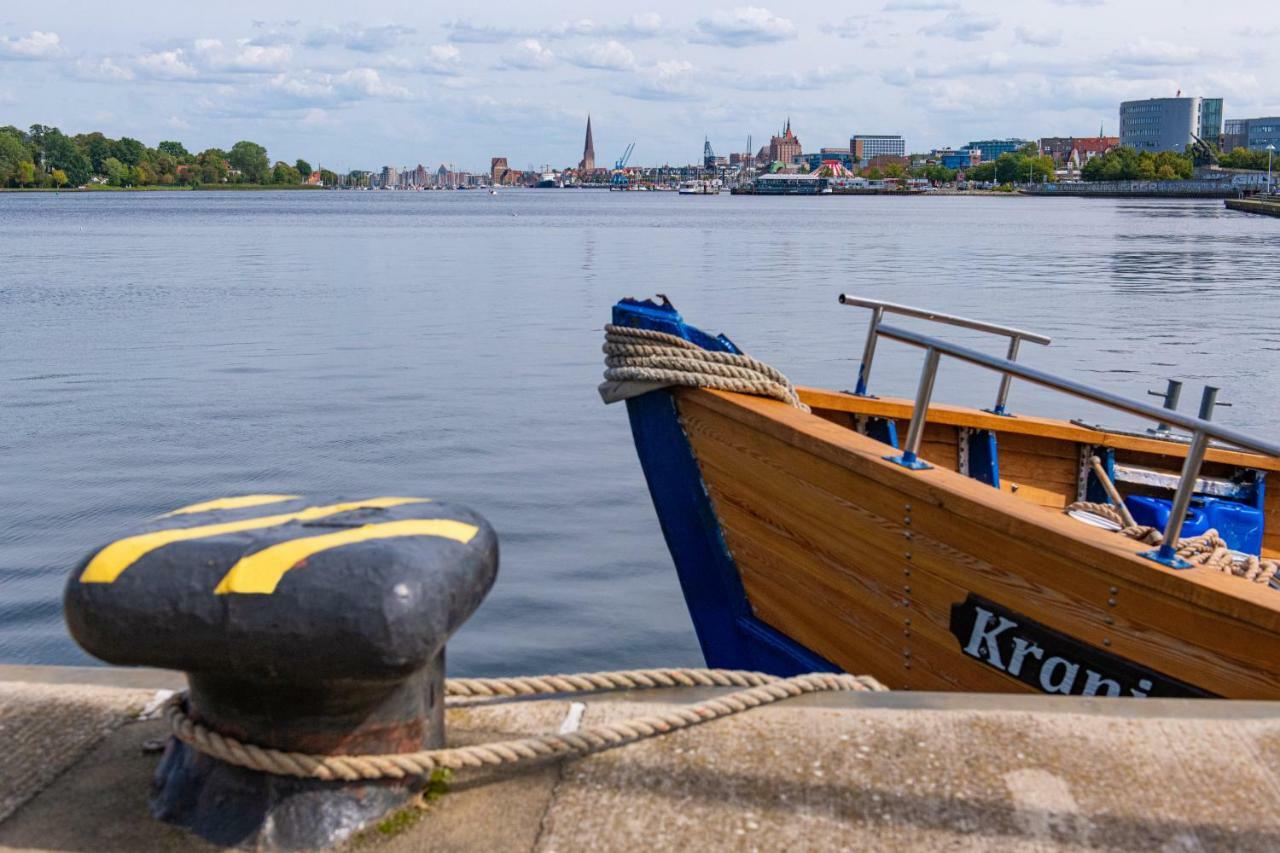 Ferienwohnung "Myharbourfront", Luxurioeses Wohnen An Der Hafenmole Rostock Exterior foto